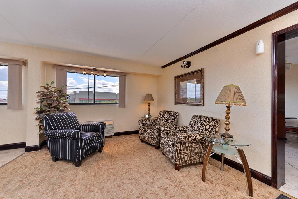 Americas Best Value Inn-Pittsburgh Airport Coraopolis Eksteriør bilde