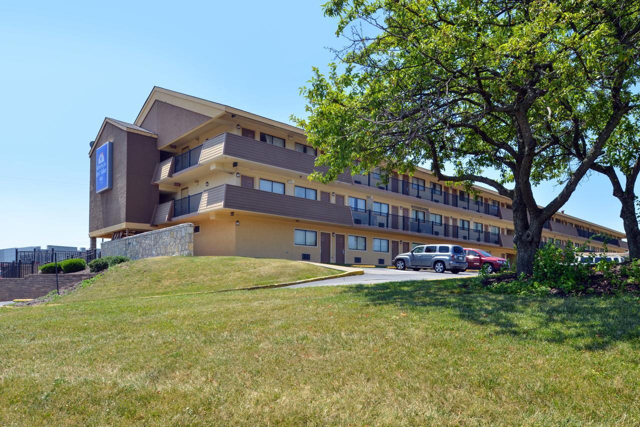 Americas Best Value Inn-Pittsburgh Airport Coraopolis Eksteriør bilde