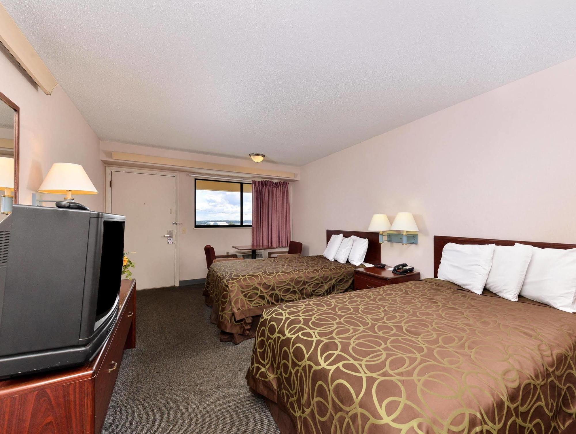 Americas Best Value Inn-Pittsburgh Airport Coraopolis Eksteriør bilde