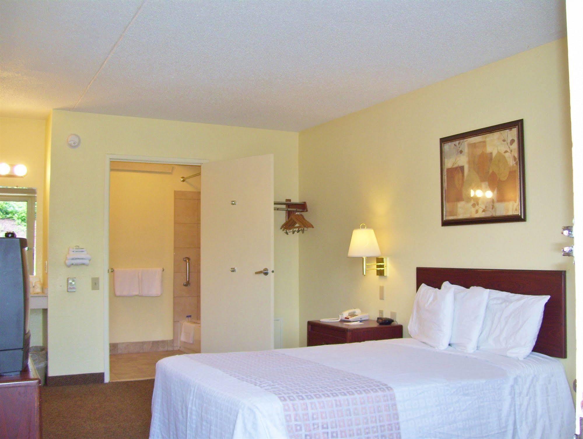 Americas Best Value Inn-Pittsburgh Airport Coraopolis Eksteriør bilde