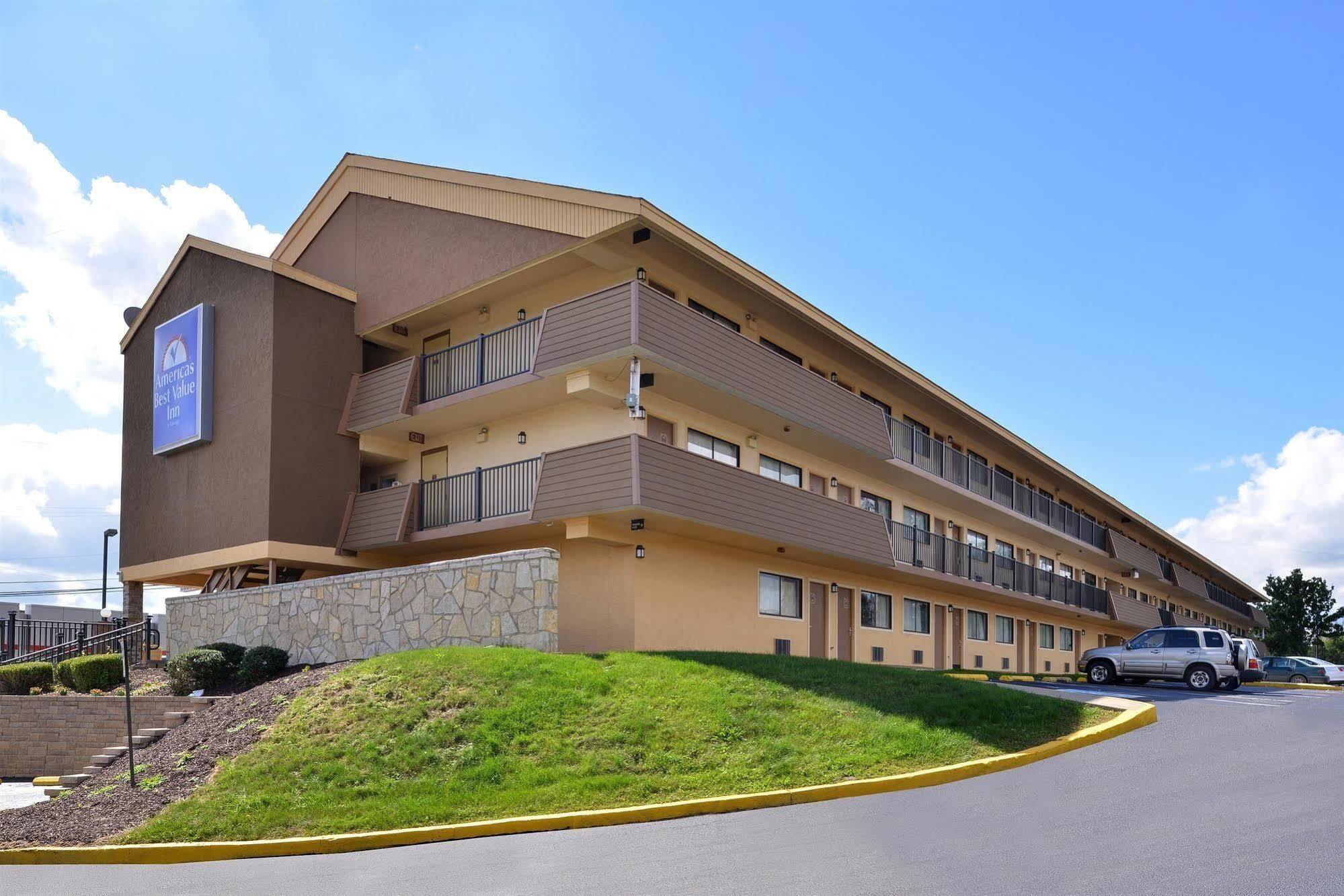 Americas Best Value Inn-Pittsburgh Airport Coraopolis Eksteriør bilde