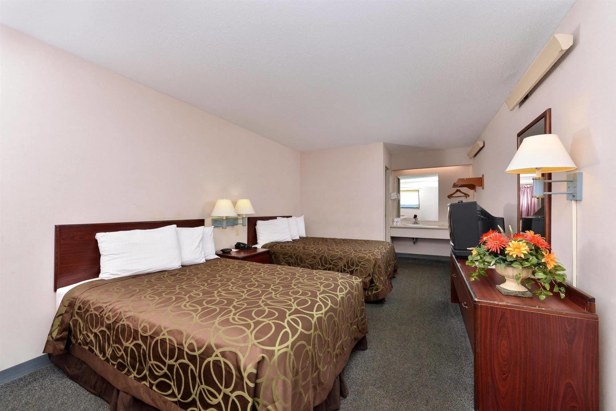 Americas Best Value Inn-Pittsburgh Airport Coraopolis Eksteriør bilde